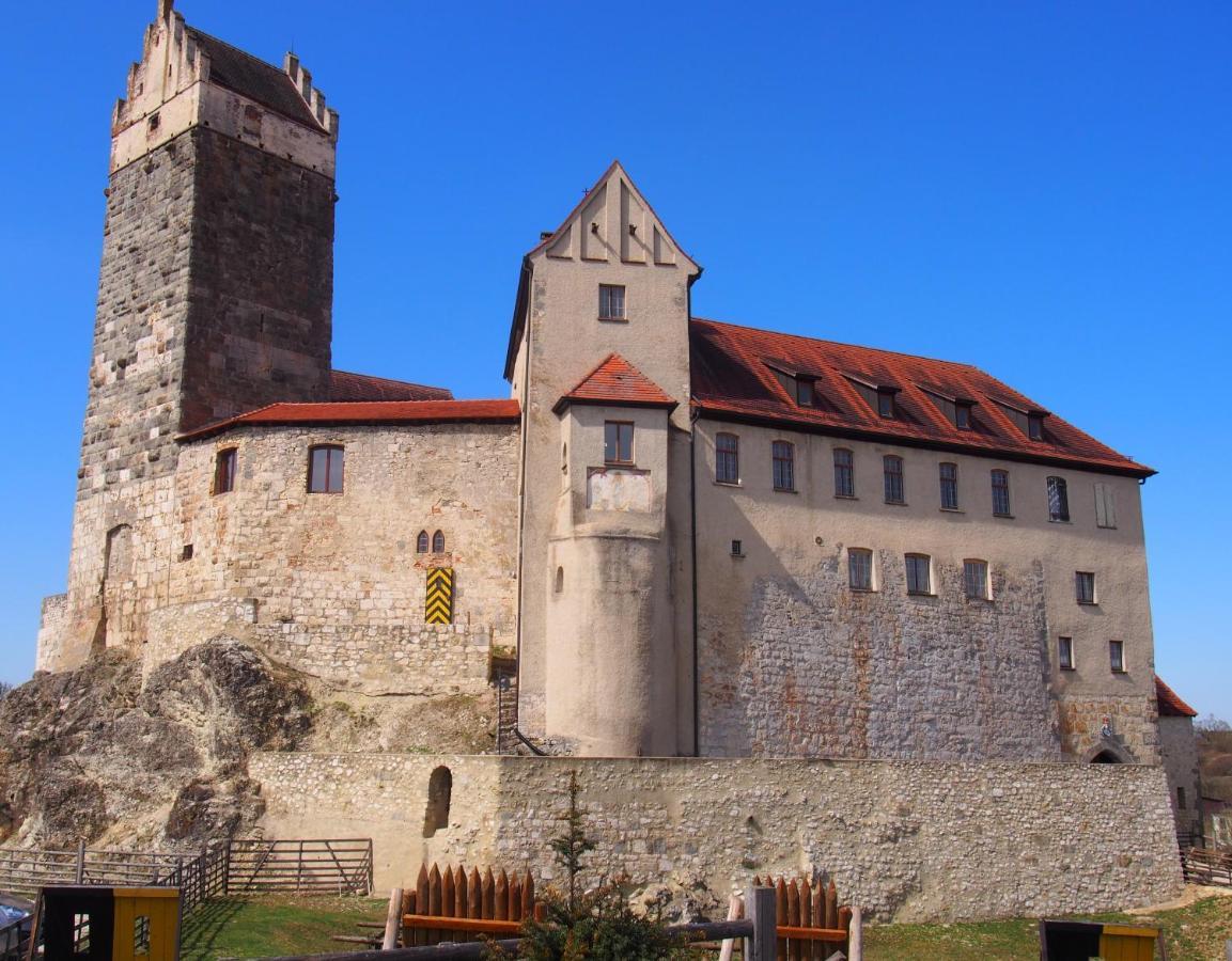 Burg Katzenstein Hotel Exterior photo