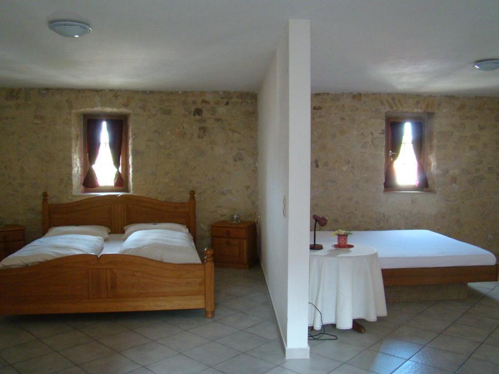 Burg Katzenstein Hotel Room photo